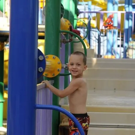 Big Splash Adventure Hotel And Indoor Water Park-3